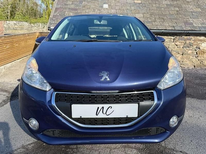 Gebraucht Peugeot 208 Active 68 PS (50 kW) 2014 Blau Kleinwagen