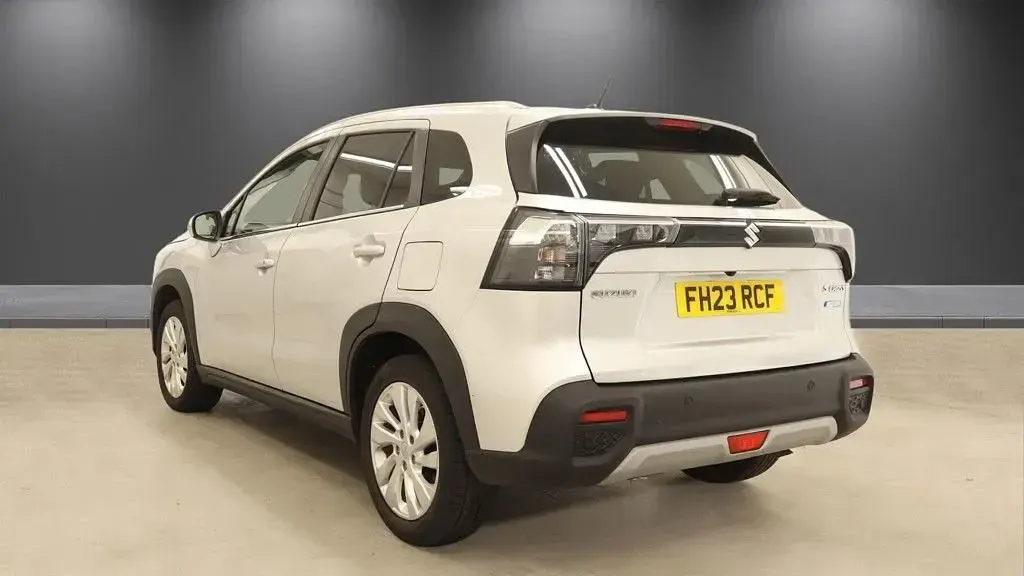 Used Suzuki SX4 S-Cross 129 HP (94 kW) 2023 Silver SUV