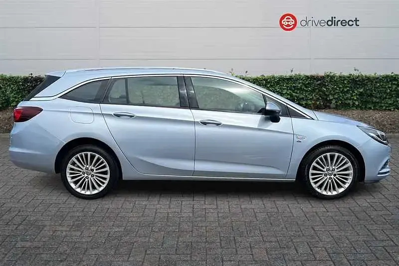 Used Vauxhall Astra Elite 150 HP (110 kW) 2019 Silver Estate