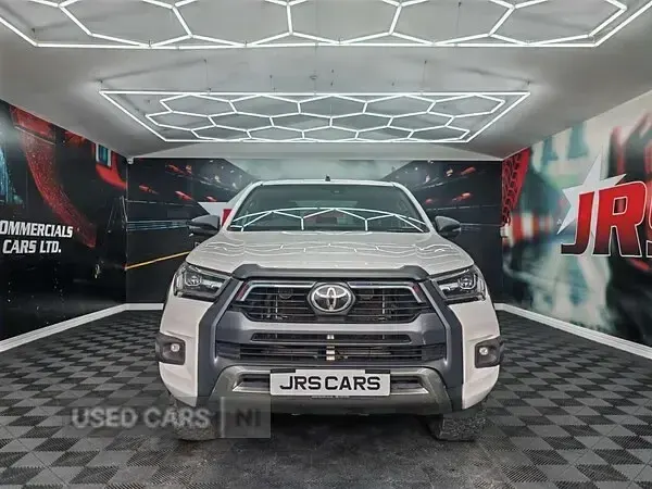 Używany Toyota HiLux 204 KM (150 kW) 2021 Biały Pickup
