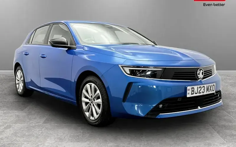 Used Vauxhall Astra Design Edition 131 HP (96 kW) 2023 Hatchback