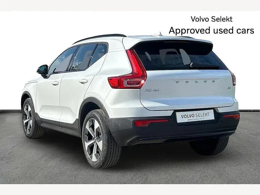 New Volvo XC40 Plus 161 HP (118 kW) 2026 White SUV