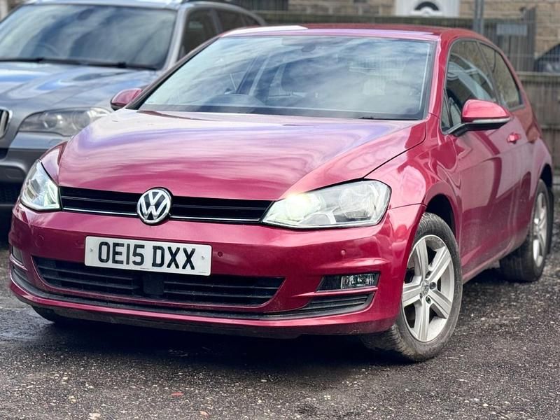 Used VW Golf VII Match 105 HP (77 kW) 2015 Red Hatchback