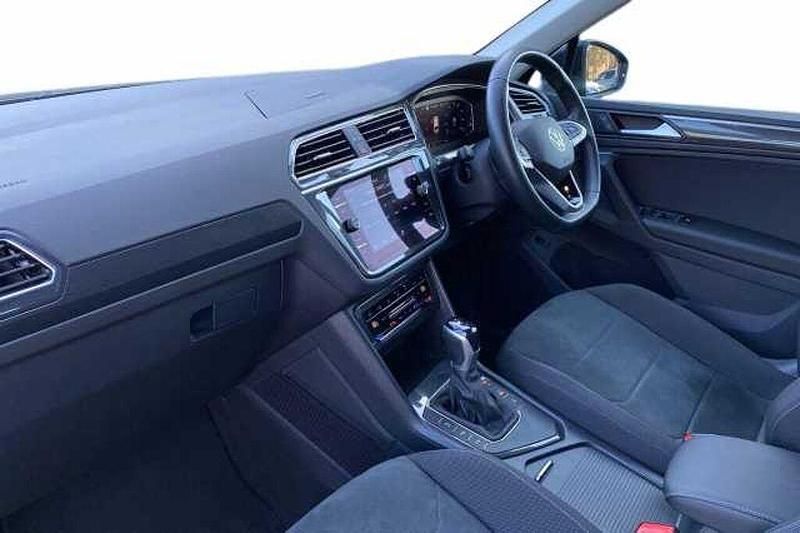 Used VW Tiguan Elegance 150 HP (110 kW) 2023 Black SUV