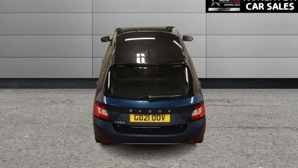 Used Skoda Fabia Colour Edition 95 HP (69 kW) 2021 Blue Hatchback