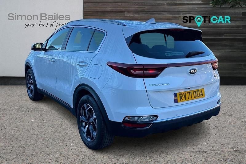 White Used 2021 Kia Sportage 2 SUV | £14,850 (Good price) - Image 1/4