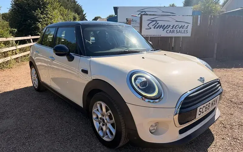 Used Mini Cooper Hatch 136 HP (100 kW) 2018 Hatchback