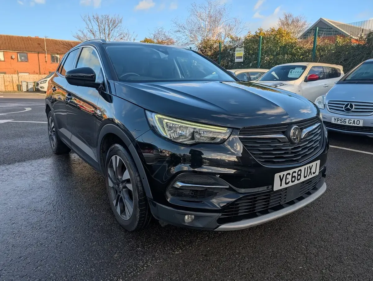 Used Vauxhall Grandland X Sport 130 HP (95 kW) 2018 Black SUV