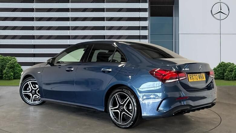 Used Mercedes A180 AMG Line Premium Plus 136 HP (100 kW) 2022 Blue Sedan