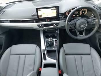 Używany Audi A4 Sport 150 KM (110 kW) 2019 Srebrny Sedan/Limuzyna
