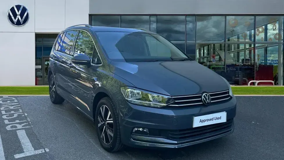 Usado VW Touran SEL 150 HP (110 kW) 2021 Cinzento Monovolume
