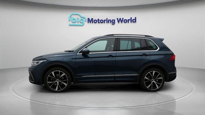 Used VW Tiguan R-line 245 HP (180 kW) 2023 Blue SUV