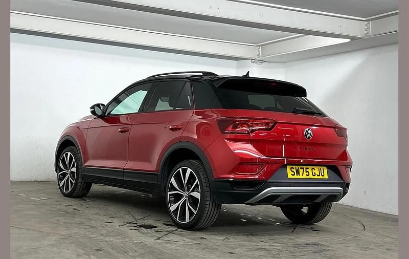 Used VW T-Roc Design 150 HP (110 kW) 2025 Red SUV
