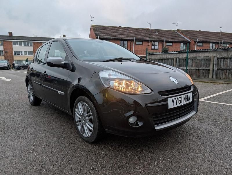 Used Renault Clio IV Dynamique 2012 Black Hatchback