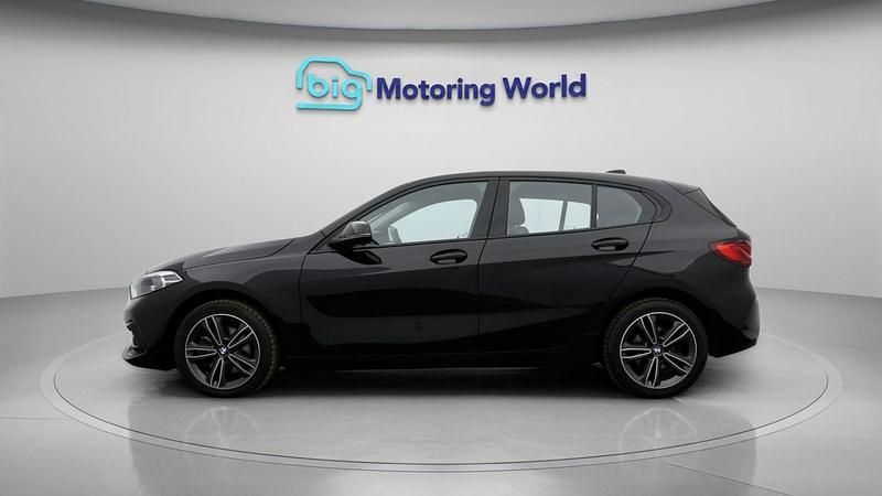 Used BMW 118 Sport Line 148 HP (108 kW) 2022 Black Hatchback