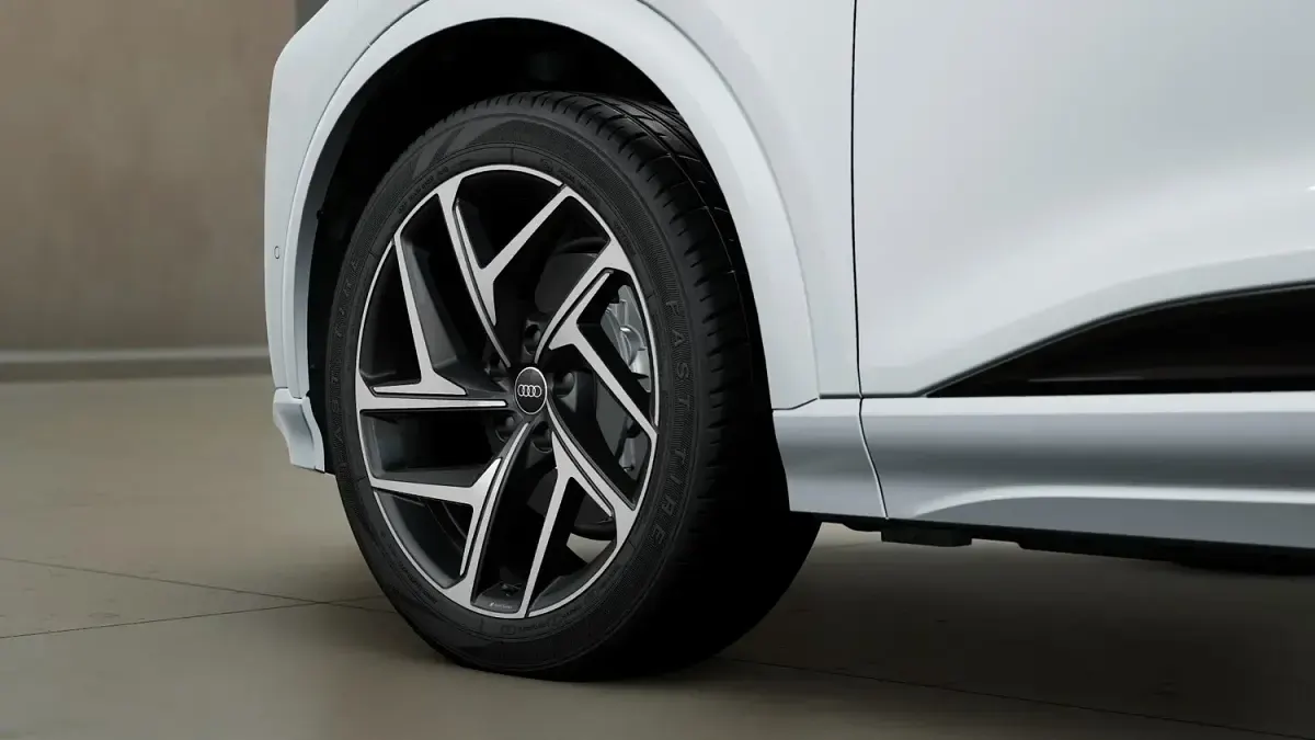 New Audi Q6 e-tron Black Edition 185 kW (252 HP) 2026 White SUV