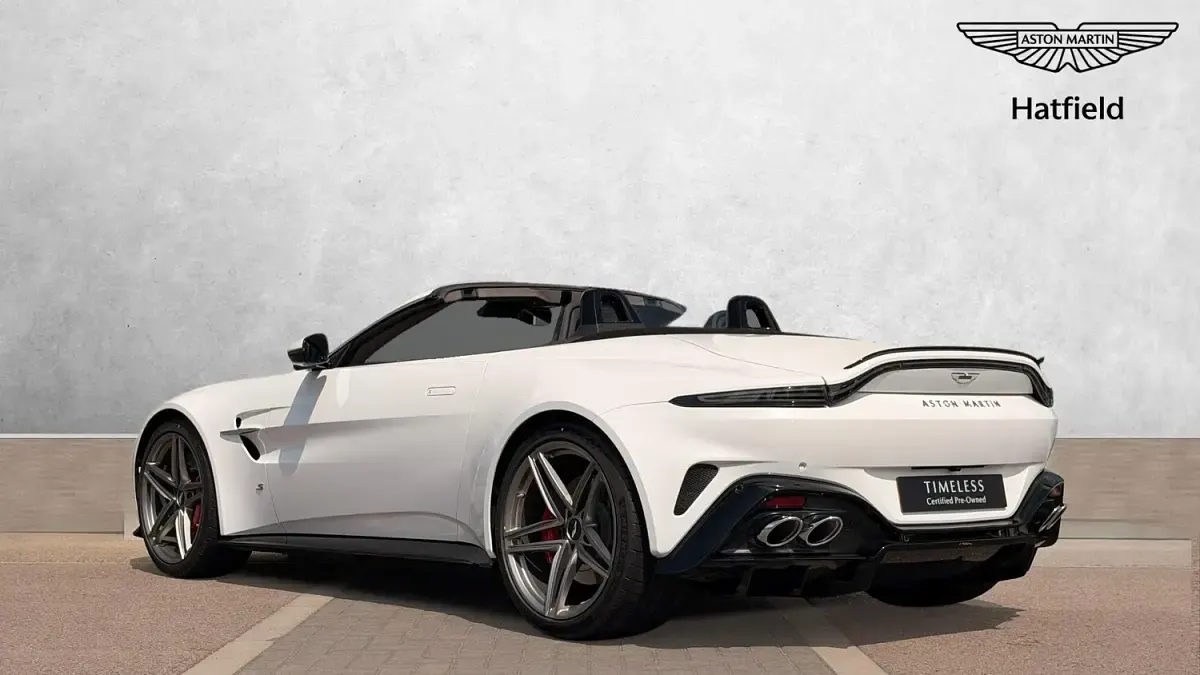 New Aston Martin V8 Vantage 680 HP (500 kW) 2026 White Cabriolet