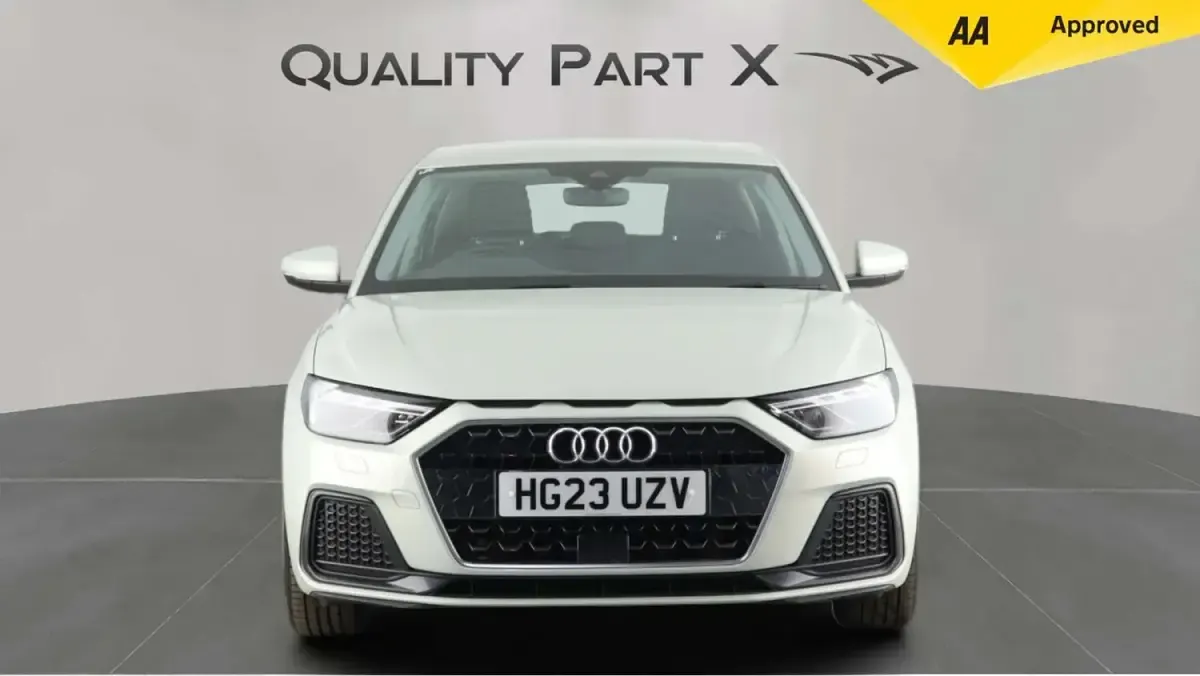 Used Audi A1 Sportback Sport 95 HP (69 kW) 2023 Silver Hatchback