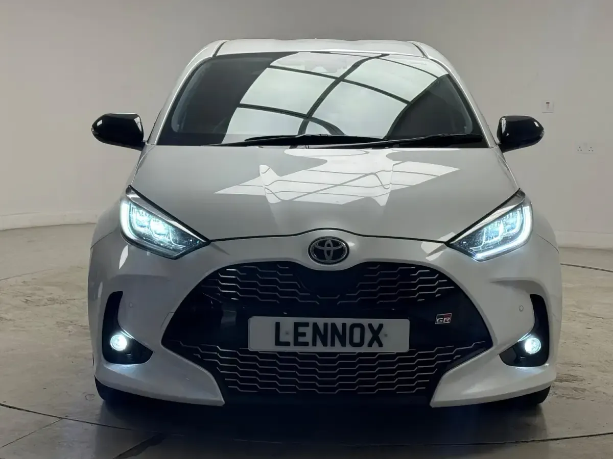 Used Toyota Yaris Sport 116 HP (85 kW) 2023 White Hatchback
