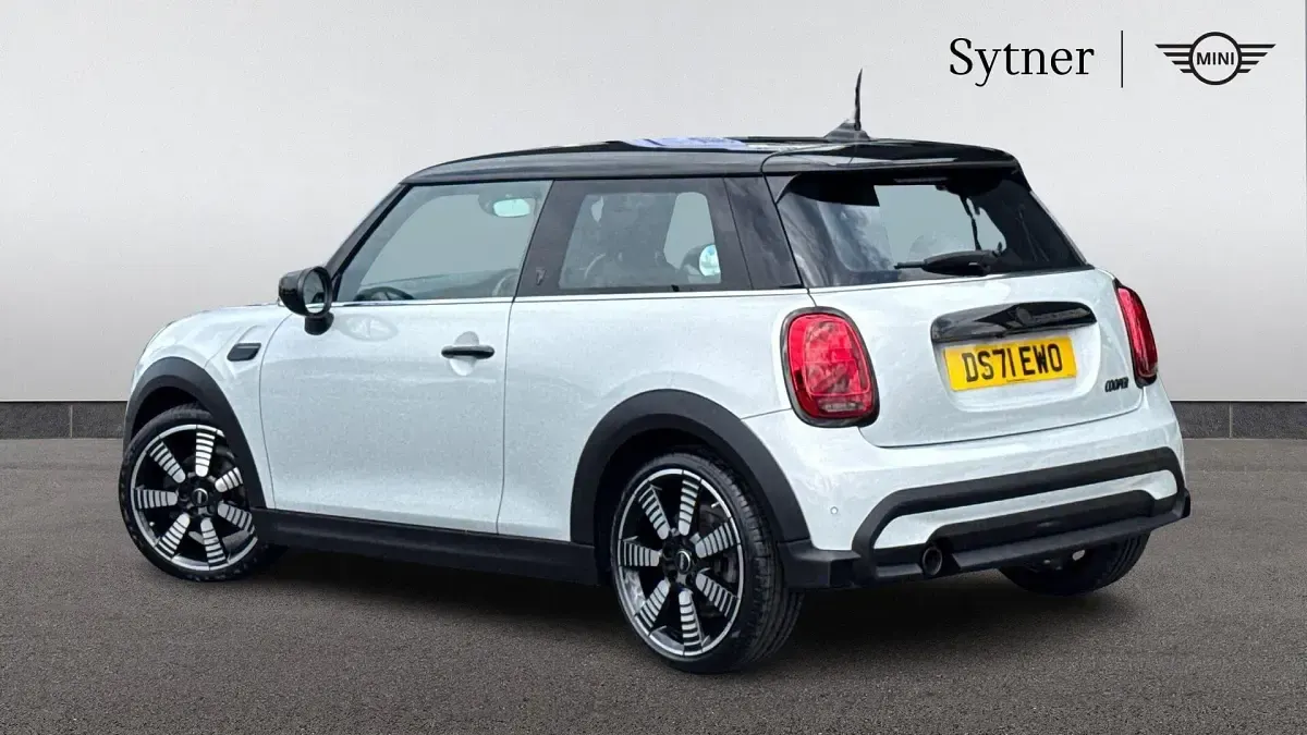 Used Mini Cooper Exclusive 136 HP (100 kW) 2021 Silver Hatchback