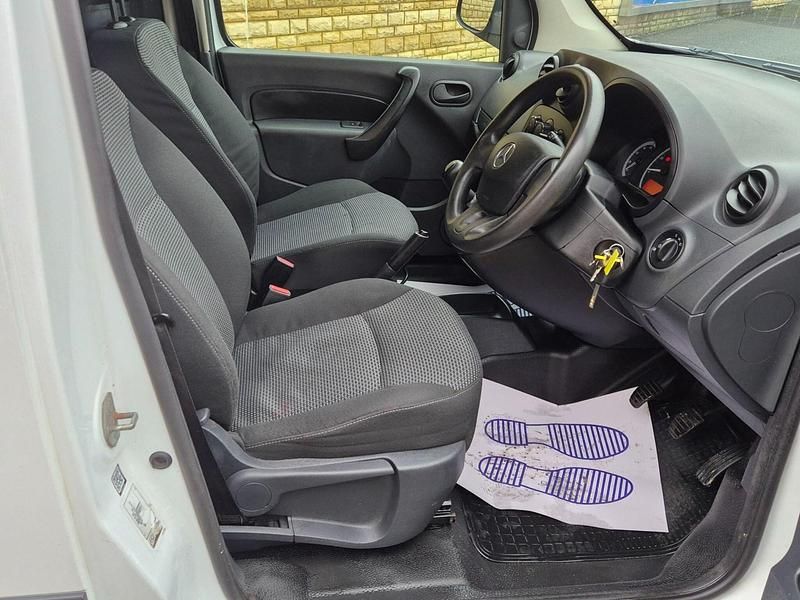 Used Mercedes Citan 109 90 HP (66 kW) 2018 White