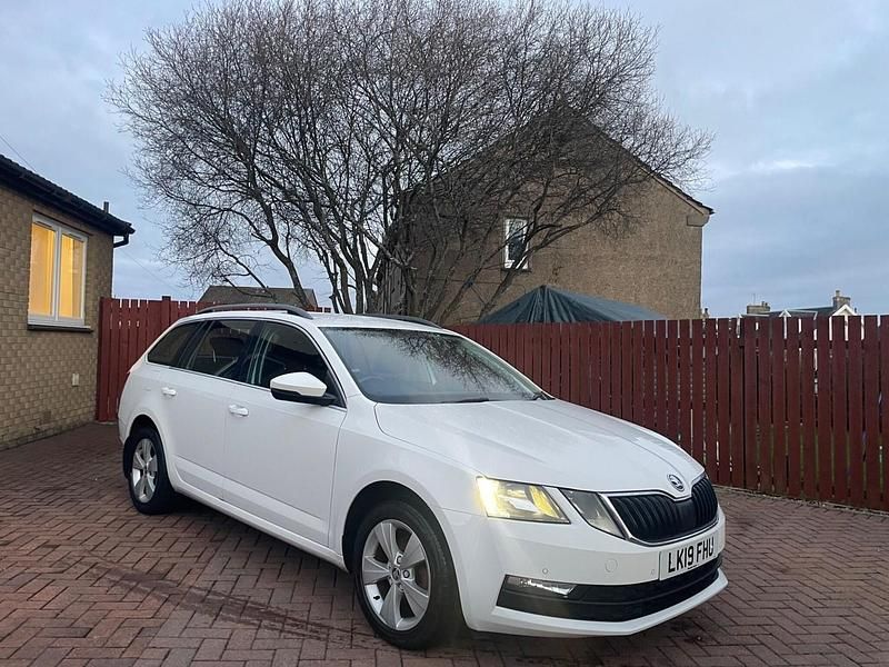 White Used 2019 Skoda Octavia SE Technology Estate | £5,500 (Super price) - Image 1/4