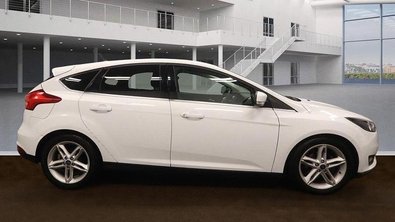 Used Ford Focus Titanium 2015 White Hatchback