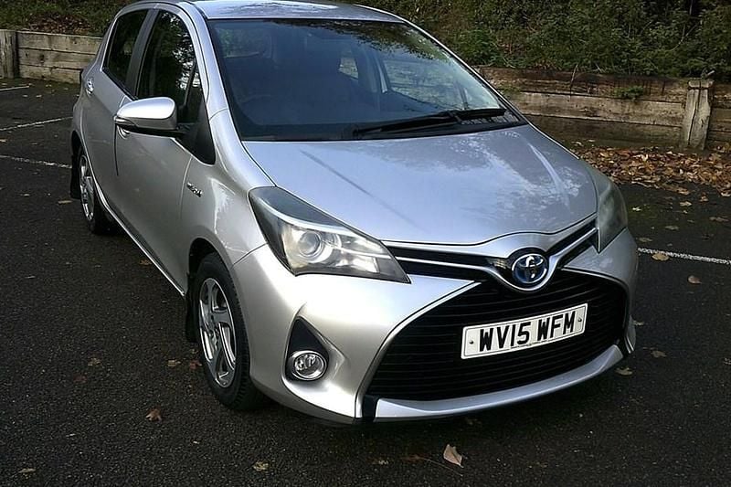 Used 2015 Toyota Yaris Hybrid | £10,495 (Fair price) - Image 1/1