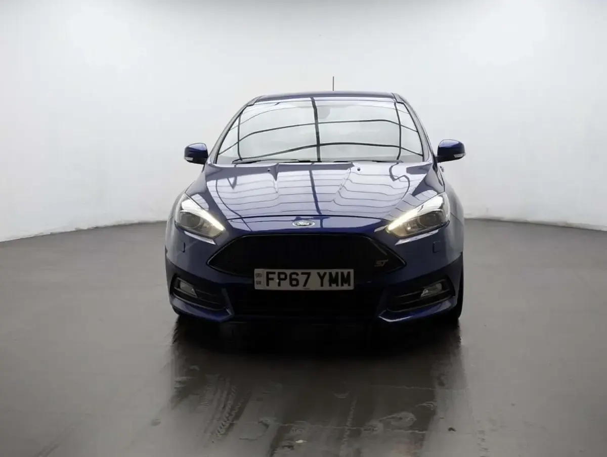 Used Ford Focus ST 185 HP (136 kW) 2017 Blue Hatchback