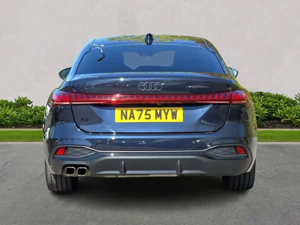Used Audi A5 Advanced 204 HP (150 kW) 2025 Blue Sedan