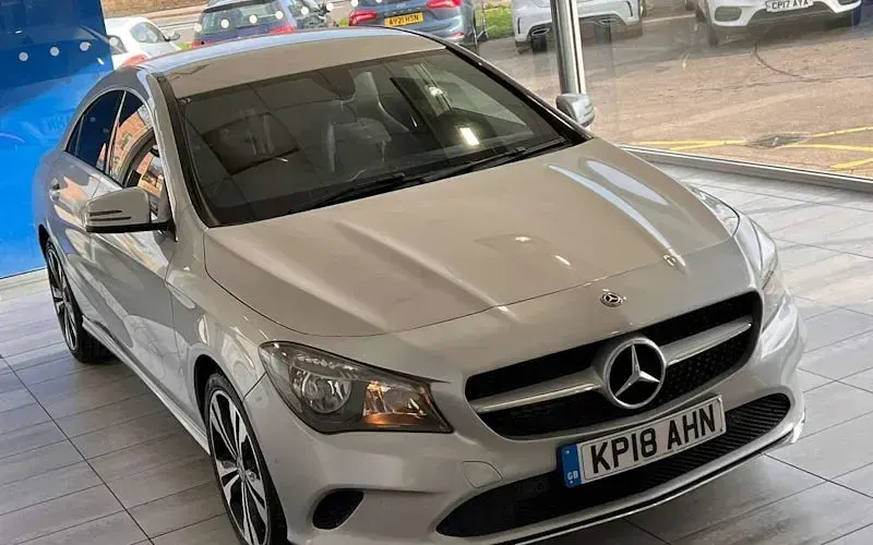 Usado Mercedes CLA220 177 HP (130 kW) 2017 Sedan