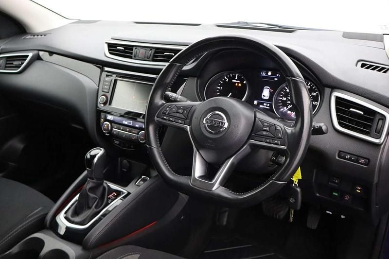 Used Nissan Qashqai Acenta Premium 115 HP (84 kW) 2019 Blue SUV