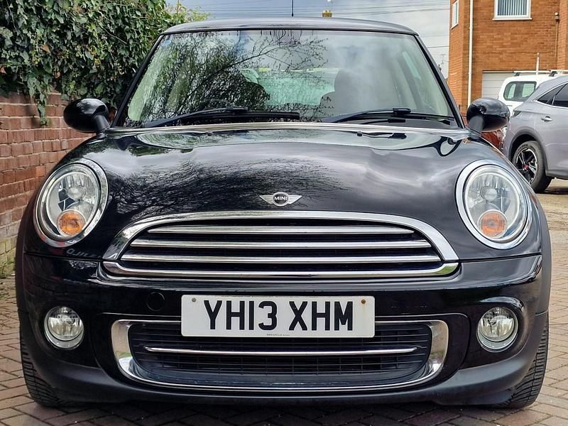Usado Mini Cooper Hatch 122 HP (89 kW) 2013 Preto Citadino