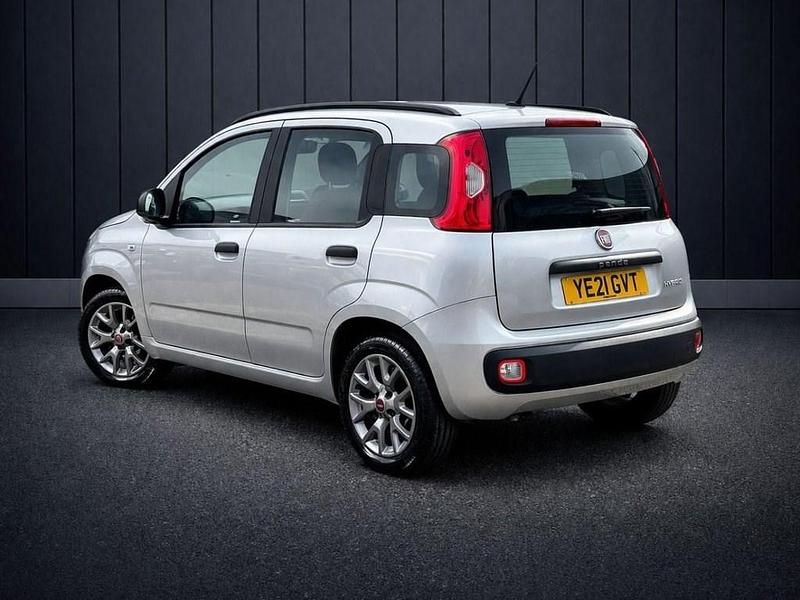 Usado Fiat Panda Easy 70 HP (51 kW) 2021 Prateado Citadino