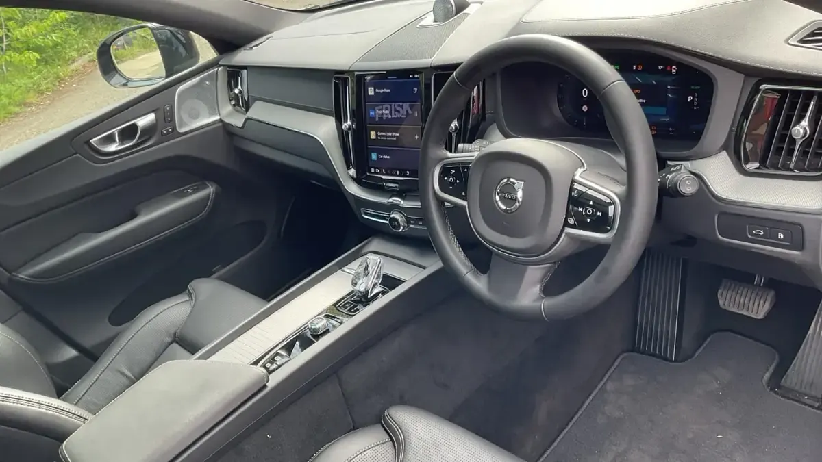 Begagnad Volvo XC60 Ultra 449 HK (330 kW) 2025 Svart SUV