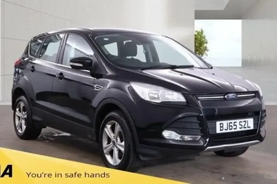 Usado Ford Kuga Zetec 150 HP (110 kW) 2016 Preto SUV
