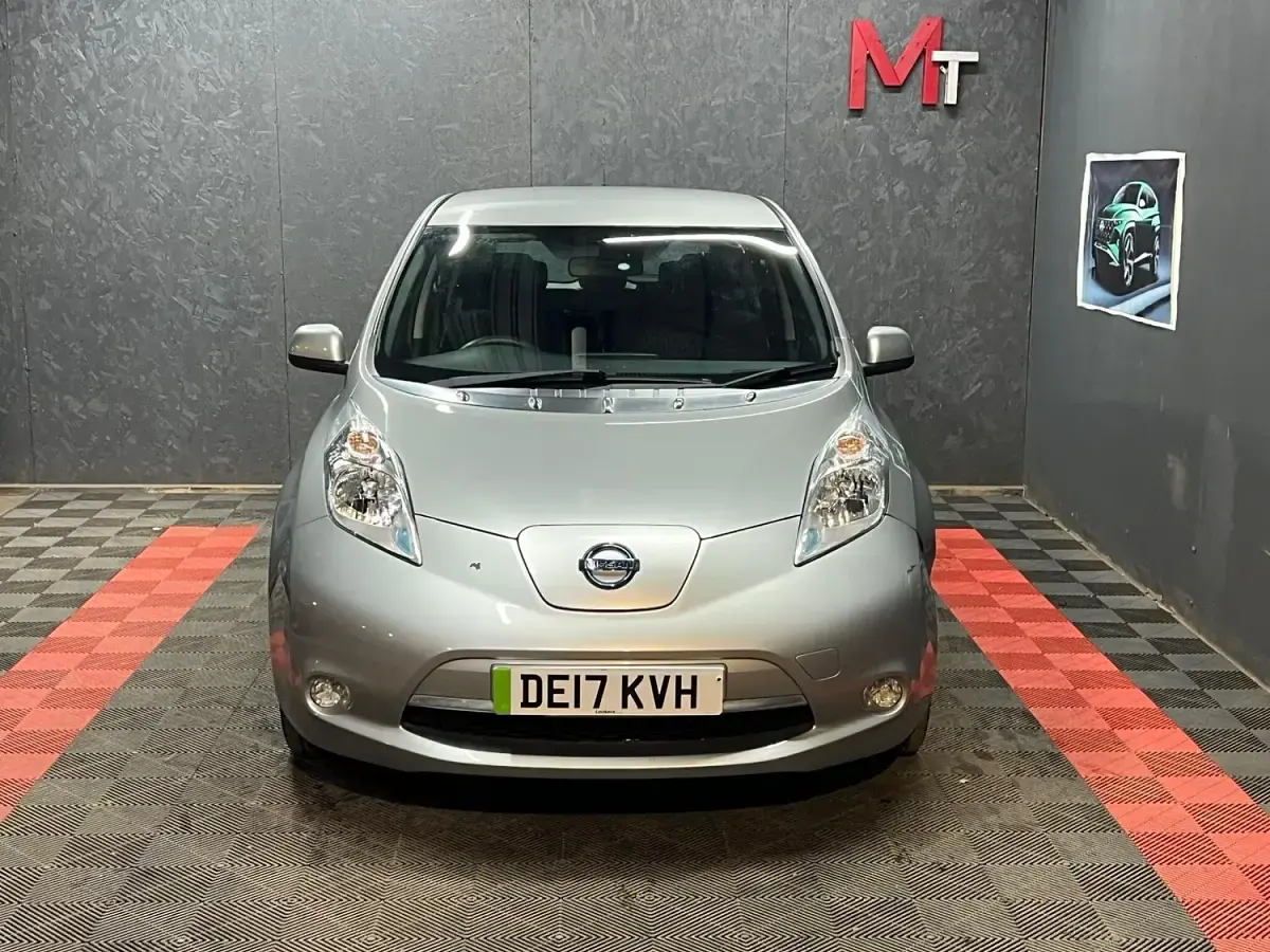 Used Nissan Leaf Acenta 80 kW (109 HP) 2017 Silver Hatchback