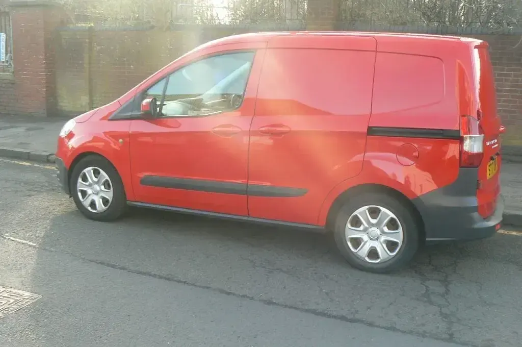 Begagnad Ford Transit Trend 2017 Röd Van