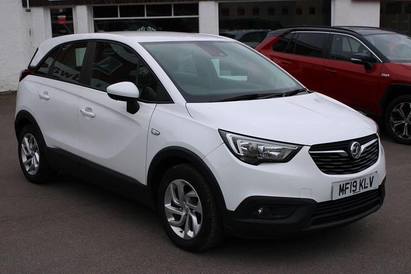 White Used 2019 Vauxhall Crossland X SUV | £8,000 (Good price) - Image 1/4