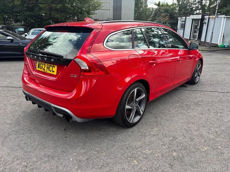 Used Volvo V60 R-Design 163 HP (119 kW) 2012 Red Estate