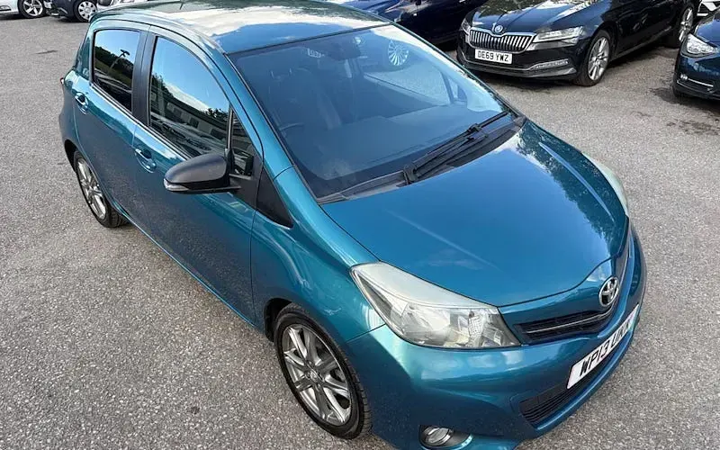 Used Toyota Yaris SR 101 HP (74 kW) 2013 Hatchback
