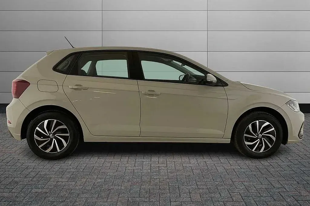 Used VW Polo Life 95 HP (69 kW) 2024 Ascot grey Hatchback