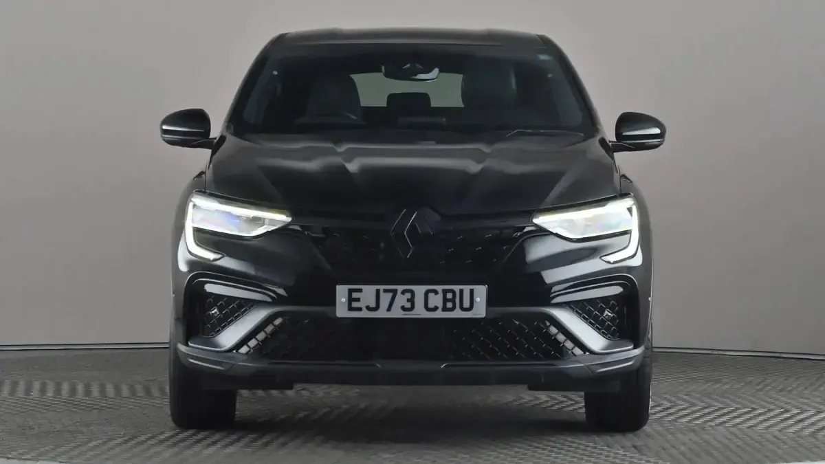 Begagnad Renault Arkana Engineered 142 HK (104 kW) 2023 Svart SUV