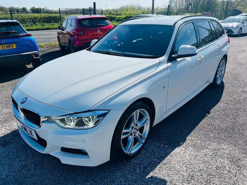 Begagnad BMW 318 M Sport 2019 Vit Kombi