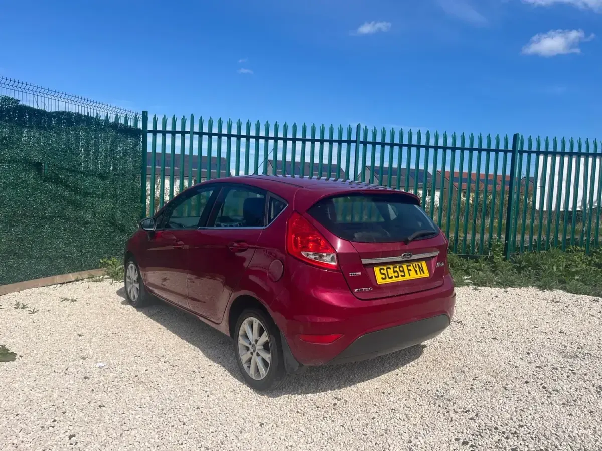 Używany Ford Fiesta Zetec 2010 Czerwony Hatchback