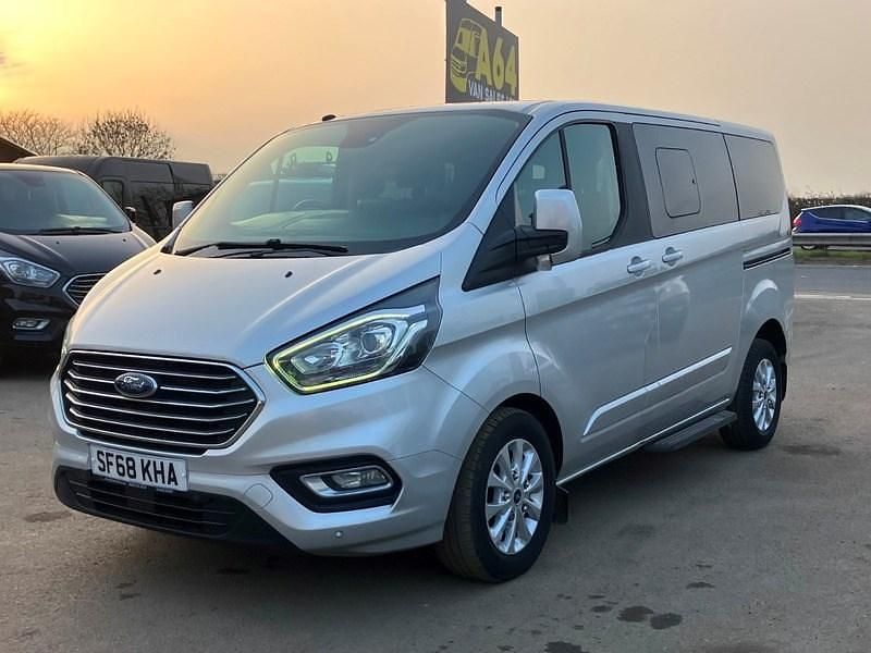 Used Ford Tourneo Titanium 130 HP (95 kW) 2018 Silver MPV