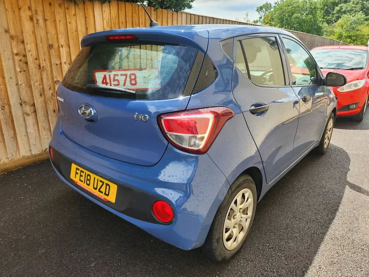 Used Hyundai i10 67 HP (49 kW) 2018 Blue Hatchback