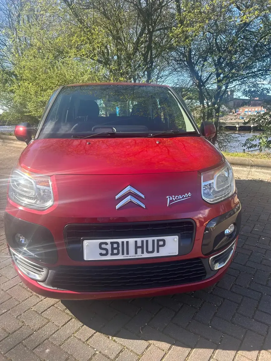 Used Citroën C3 Picasso 115 HP (84 kW) 2011 Red MPV
