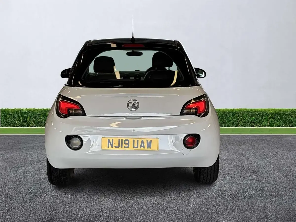 Used Vauxhall Adam 70 HP (51 kW) 2019 White Hatchback