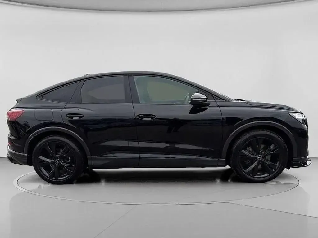 Second-hand Audi Q4 e-tron S-Line 210 kW (286 CP) 2024 Negru SUV
